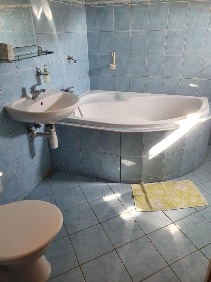 Stramberk V Kute Apartment Bagian luar foto